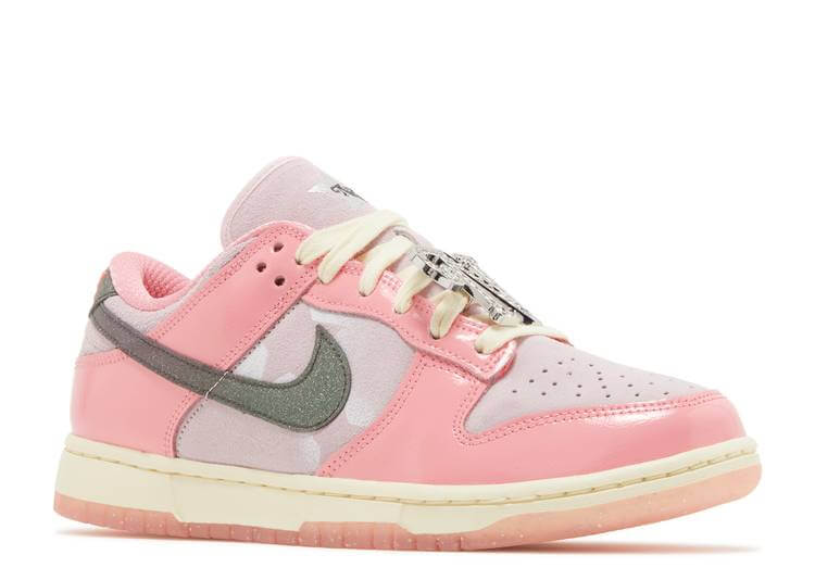 Nike Dunk Low LX Barbie (W)